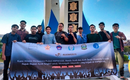 Wawan Setiap usai berorasi di tugu Simpang Lima, Kuta Alam. Banda Aceh Sabtu, 22 Januari 2022