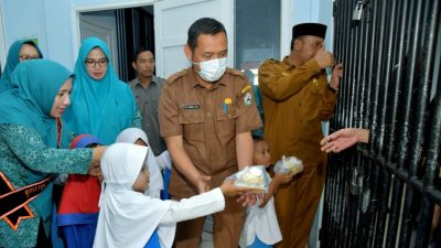 ODGJ di RSUD Muyang Kute Kebagian Takjil dari TP- PKK Bener Meriah