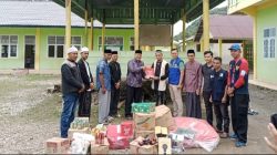 Pemkab Aceh Selatan Serahkan Bantuan Masa Panik untuk Korban Kebakaran 