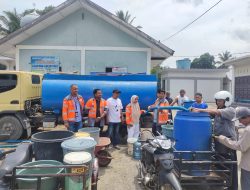 SBA Distribusi Air Bersih untuk Warga Terdampak Kekeringan di Kecamatan Lhoknga