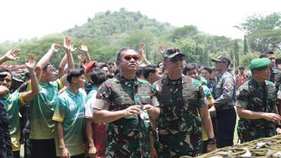 Pangdam V/Brawijaya Dampingi KSAD Tutup TMMD