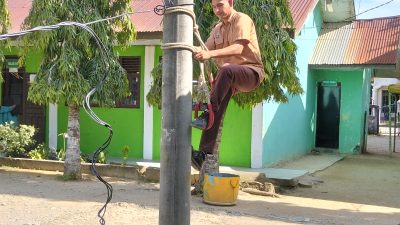 Siswa MAN 1 Aceh Utara Gelar Praktek Panjat Tiang Listrik