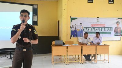 Cabjari Aceh Selatan Beri Penyuluhan Hukum Kepada Siswa