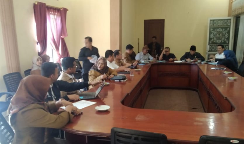 Komisi D DPRK Bener Meriah gelar RDP RSUD Muyang Kute dan BPJS Redelong, di ruang rapat anggota Dewan setempat.