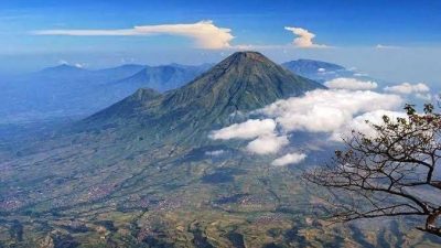 Aktivitas Gunung Berapi Burni Telong Naik dari Status Normal