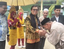 Siswa dan Dewan Guru MAN 1 Aceh Utara Plus Keterampilan Sambut Kasubdit Vokasi dan Inklusif Kemenag RI