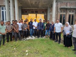 TA Khalid Bagi Coolbox untuk Nelayan di Kabupaten Bireuen