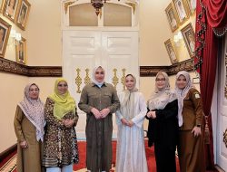 Perempuan Aceh dan Kekuatan Budaya: Menyebarkan Potensi Tanah Rencong ke Dunia