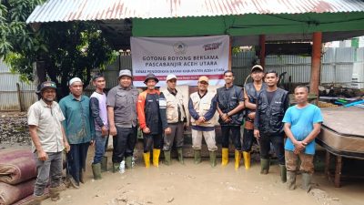 Gerakkan Pembersihan Dayah Terdampak Banjir, Ayah Wa: Pendidikan Santri Jadi Prioritas