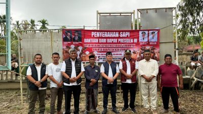 Bupati Aceh Utara H. Ismail A Jalil Serahkan Bantuan Presiden RI untuk Masyarakat Kecamatan Langkahan 