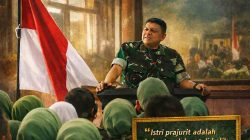 DI BALIK SERAGAM LORENG