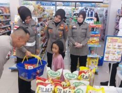 Wujud Kepedulian Polri, Kapolres Asel Bantu Korban Kebakaran dan Pulihkan Trauma Anak-anak