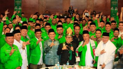 Wakil Gubernur Aceh Fadhlullah menghadiri dan memberikan sambutan pada acara Pengukuhan DPW PKB Aceh periode 2026–2031 di Hotel Hermes Banda Aceh, Selasa (31/3/2026), yang turut dihadiri Ketua Umum DPP PKB Muhaimin Iskandar, unsur Forkopimda, serta tokoh masyarakat Aceh.