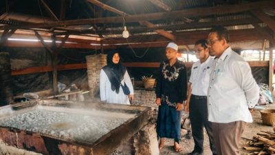 Dari Laut ke Rak Modern: Perjuangan Garam Santri Raih Legalitas