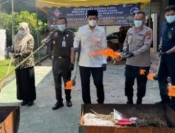 Kejari Asel Musnahkan BB-BR yang Dominasi Narkoba