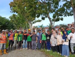 Puluhan Aktivis dan Komunitas Hijaukan Masjid Agung Baitul Makmur Aceh Barat