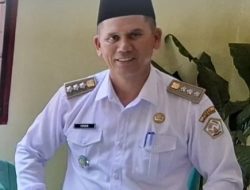 Cegah Kerusakan Jalan Saat Musim Hujan, Camat Kebayakan Kerahkan Gotong Royong