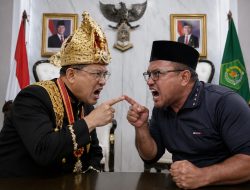 Menteri Agama Kenakan Busana Adat Aceh untuk Ucapan Bulan Maria, PESAWAT: Ini Melukai Perasaan Rakyat Aceh