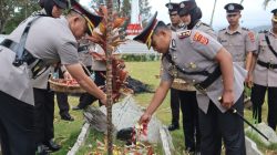 Tabur Bunga di TMP Reje Bukit, Wujud Penghormatan Polri kepada Para Pahlawan Bangsa