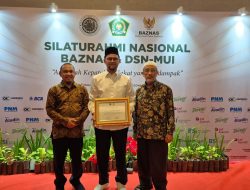 Ketua DPS Bank Aceh Syariah Sabet Anugerah Kepatuhan Zakat Berdampak Tingkat Nasional