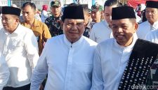 Presiden Prabowo Subianto bersama Gubernur Jawa Barat
Dedi Mulyadi. 