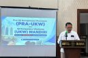 CEO PT Atjeh Media Group yang juga Ketua SPS Aceh Muktarruddin Usman saat membuka acara UKW Mandiri di Banda Aceh. 