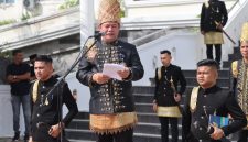 Bupati Aceh Utara Ayah Wa saat membaca pesan dan pidato pada Milad Samudra Pasai dan Aceh Utara ke-800 tahun 