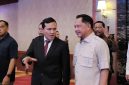 Wakil Gubernur Aceh Fadhlullah SE berbincang-bincang dengan Mendagri Tito Karnavian