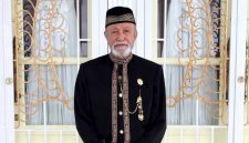 Wali Nanggroe Aceh Paduka Yang Mulia Tgk. Malik Mahmud Al-Haythar. 