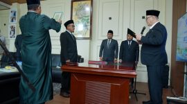 Prosesi pelantikan Rahmatsyah, ST sebagai Direktur Perusahaan Umum Daerah (Perumda) Air Minum Tirta Bengi oleh Bupati Bener Meriah oleh H. Ir. Tagore AB. 