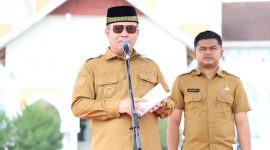 Bupati Aceh Utara H. Ismail A Jalil, SE., MM (Ayah Wa) saat membaca amanat dihadapan para Forkompinda Aceh Utara terkait keberhasilan putra-putri Aceh Utara di tingkat daerah dan nasional dengan nada yang terharu dan terpancar dengan mata berkaca-kaca., Senin (5/10).