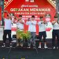 Saat peluncuran program gerakan menanam pada acara HUT Kota Meulaboh oleh Bupati Aceh Barat Tarmizi, Ahad, (11/10).