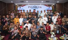 Ayah Wa Bersama Tokoh Aceh Hadiri Peusijuk Anggota BPK RI Tgk. Khaidir