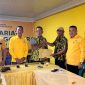 Anggota DPRK Asel Kamalul mendaftarkan diri sebagai calon ketua DPD Partai Golkar periode 2026-2031 dan diterima Panitia Musda di Sekretariat Partai Golkar Jalan T. Cut Ali Tapaktuan,  Jumat, (16/10/2026).(Foto/mediaaceh.co.id/istimewa).