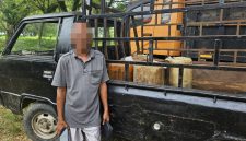 Polres Asel pamerkan tersangka dan barang bukti penyalahgunaan BBM bersubsidi di Bakongan.(Foto/mediaaceh.co.id/istimewa).