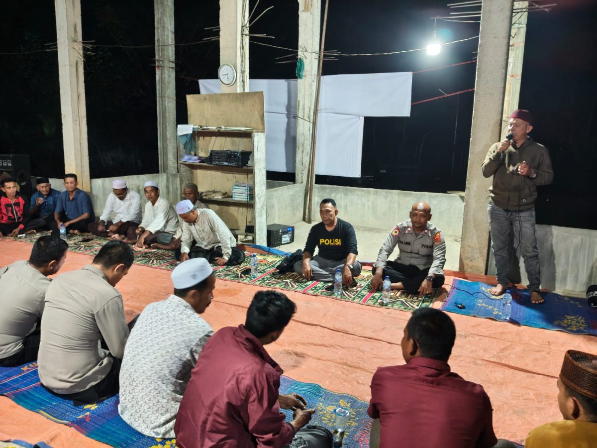 Geuchik Gampong Buket Jrat Manyang Dahlawi saat membuka acara sosialisasi Perlinsos. 