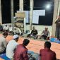 Geuchik Gampong Buket Jrat Manyang Dahlawi saat membuka acara sosialisasi Perlinsos. 