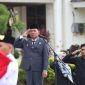Wabup Asel H. Baital Mukadis menjadi  inspektur upacara yang membacakan sambutan tertulis Menpora RI Erick Thohir pada Peringatan Hari Pemuda ke-91 di Halaman Kantor Bupati Jalan T. Ben Mahmud Tapaktuan, Rabu, (28/10/2026).(Poto/mediaaceh.co.if/, istimewa).