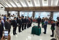 Bupati Aceh Utara H. Ismail A Jalil, SE., MM saat melantik pejabat di lingkungan pemerintah kabupaten Aceh Utara, Jum'at, (30/10).