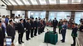 Bupati Aceh Utara H. Ismail A Jalil, SE., MM saat melantik pejabat di lingkungan pemerintah kabupaten Aceh Utara, Jum'at, (30/10).